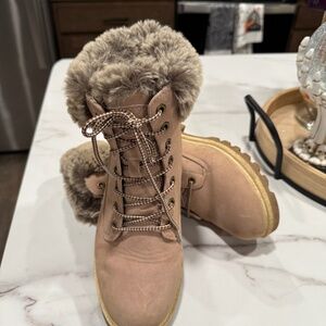 Lugz WEMPHFE682 Women’s Convoy Fur 6” Boots